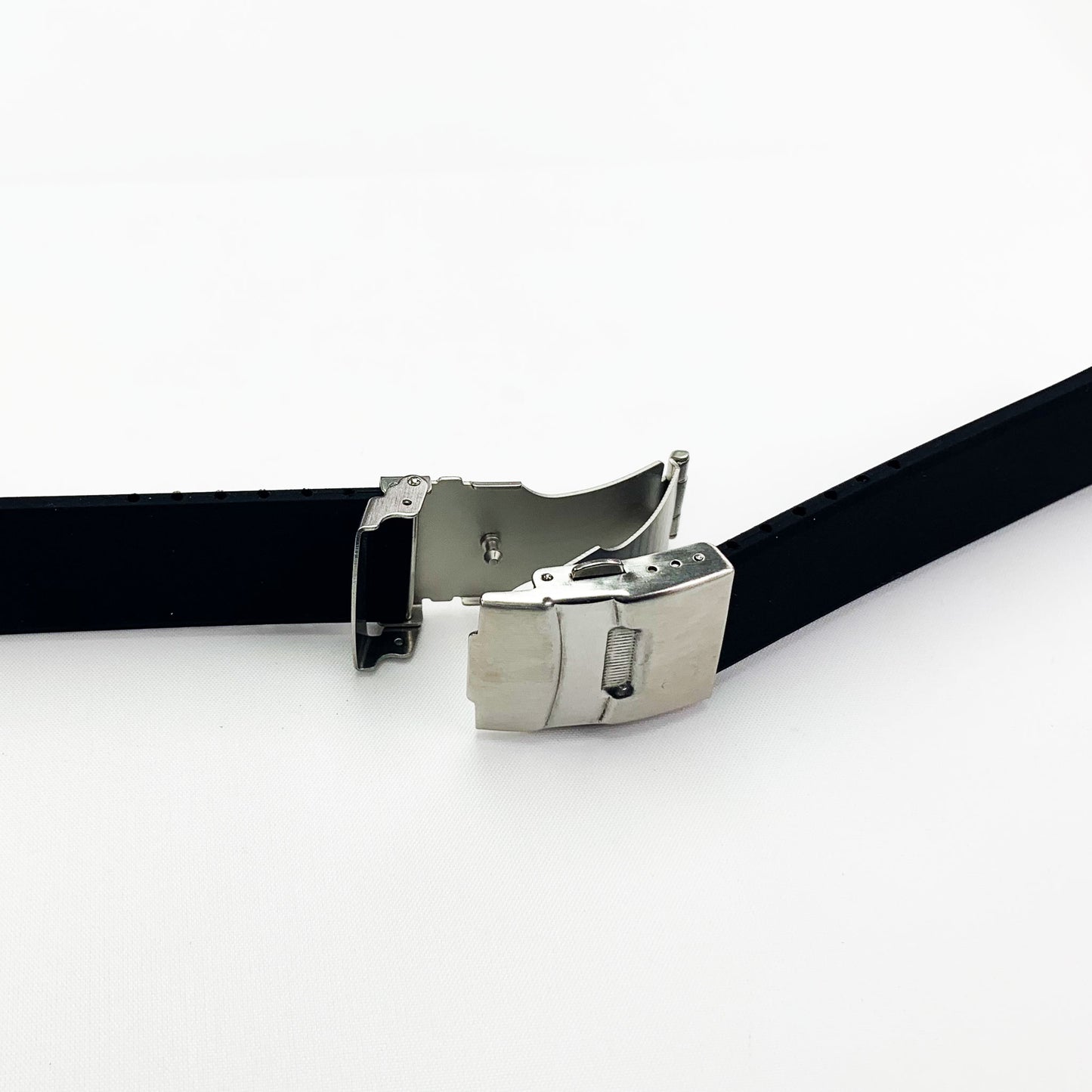 20 MM Special Curve Black Color Silicone Deployant Buckle Regular Size Watch Strap Steel - Universal Jewelers & Watch Tools Inc.