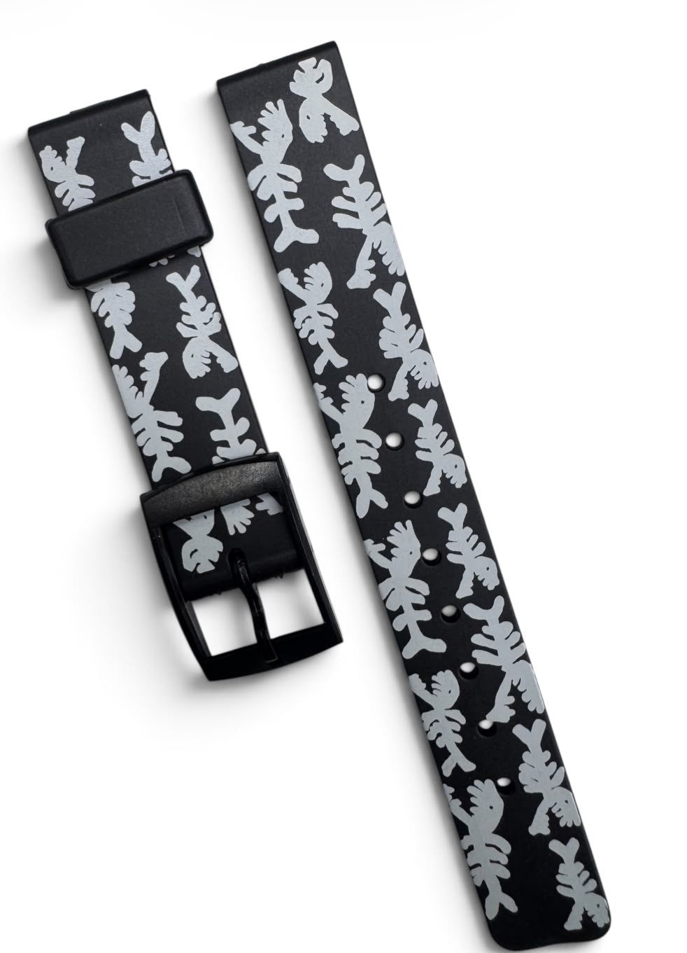 14MM PLASTIC PVC WATCH BAND BLACK & WHITE FISH SKELETON DESIGN