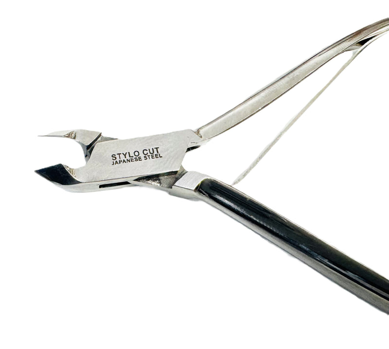 Load image into Gallery viewer, 4.5&quot; PROFESSIONAL STAINLESS STEEL CUTICLE NIPPER with Lock
