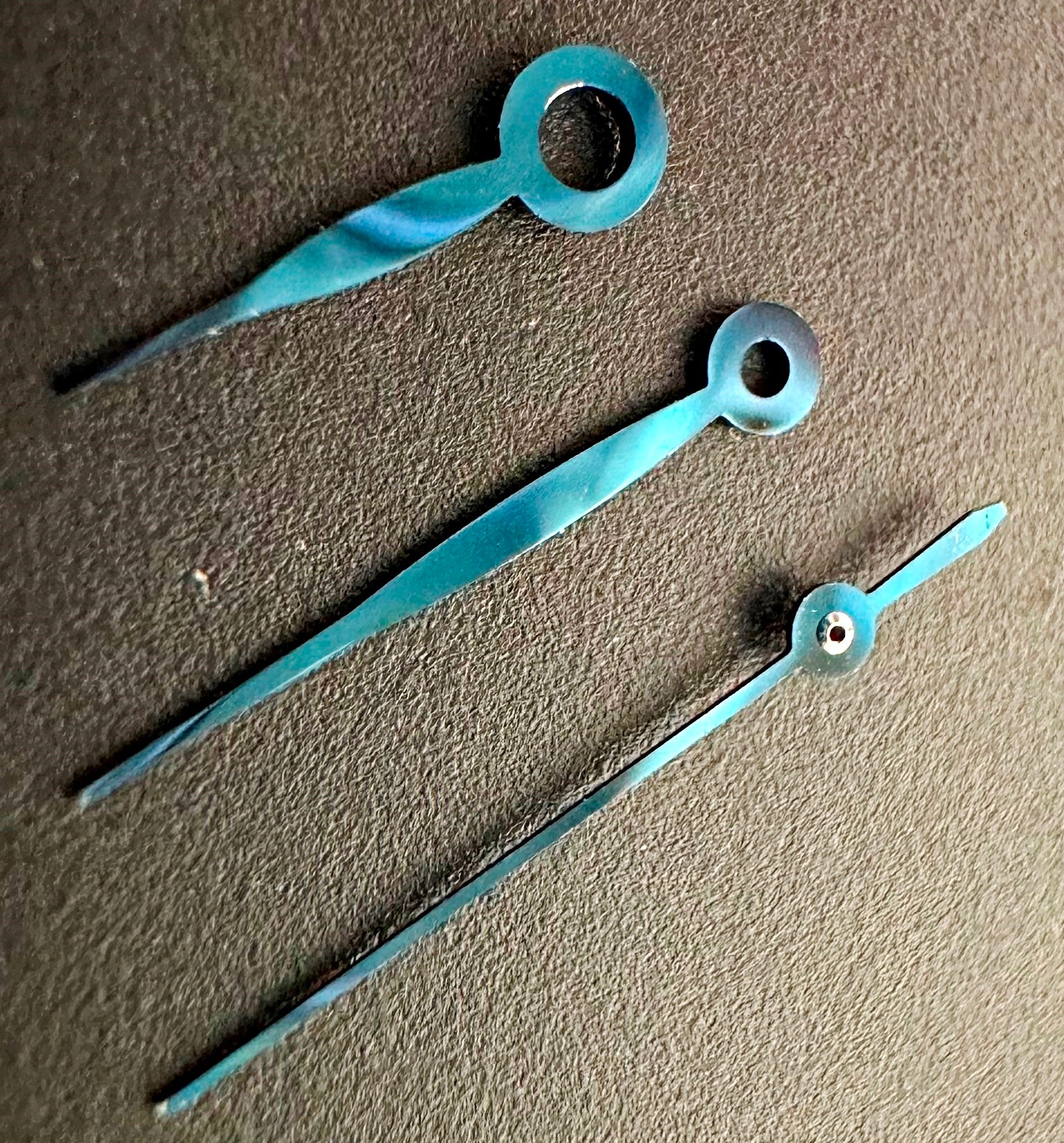 ORIGINAL SET OF 3 HANDS BLUE COLOR FOR LONGINES L2.628 CAL:2892 - Universal Jewelers & Watch Tools Inc.