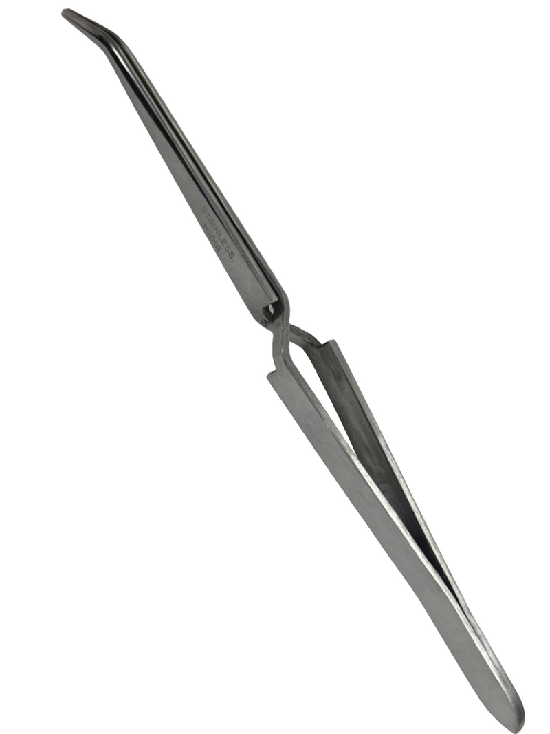 Load image into Gallery viewer, Cross Locking Curved Tweezers with Serrated Tips 6 1/2 Inches
