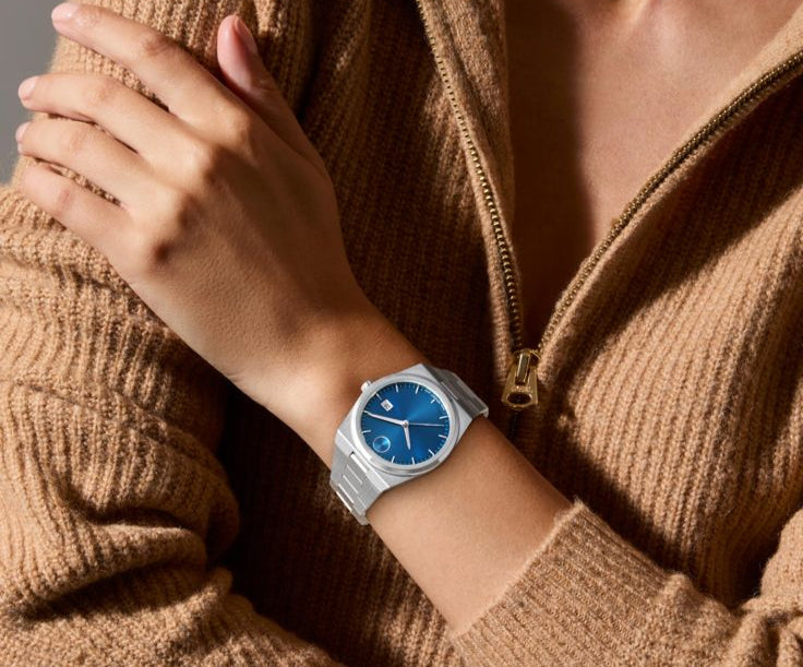 MOVADO BOLD QUEST STAINLESS STEEL WITH BLUE DIAL