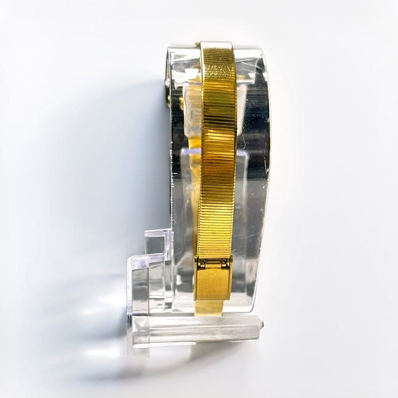 Load image into Gallery viewer, Rare Vintage Citizen Mini Square Ladies Quartz Watch
