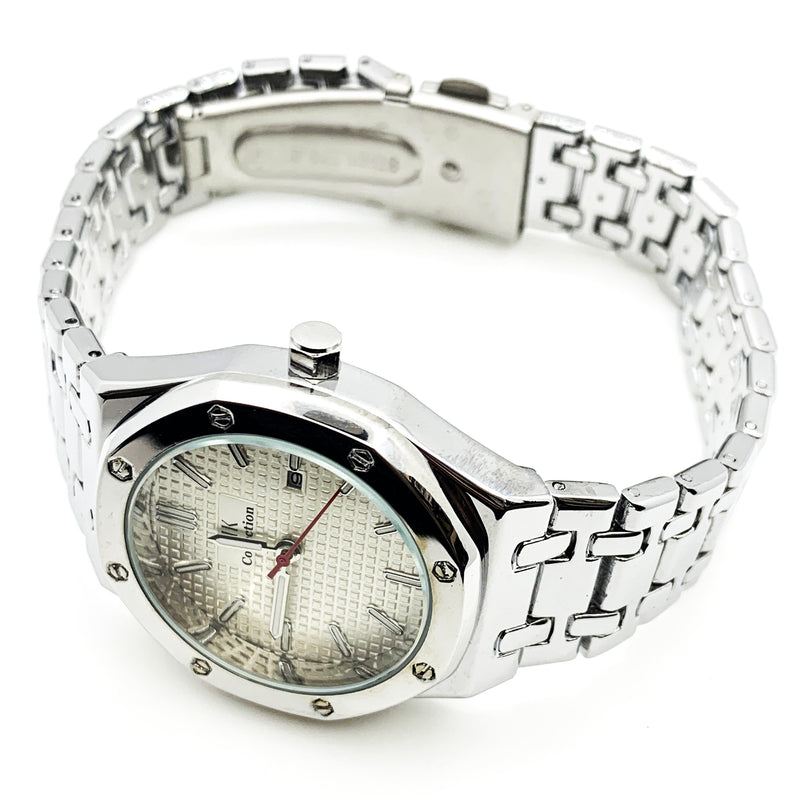 Load image into Gallery viewer, Ladies Fashion Watch Silver Case White Dial with Date Luxury Look

