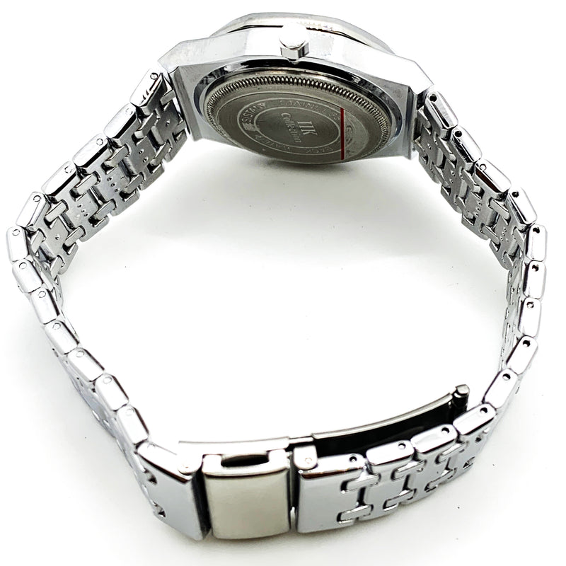 Load image into Gallery viewer, Ladies Fashion Watch Silver Case White Dial with Date Luxury Look
